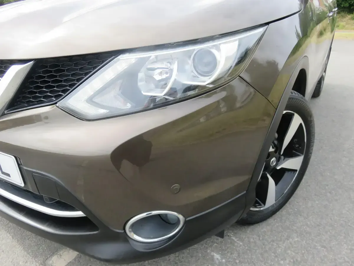 Used Nissan Qashqai N-Connecta 115 HP (84 kW) 2016 Bronze SUV