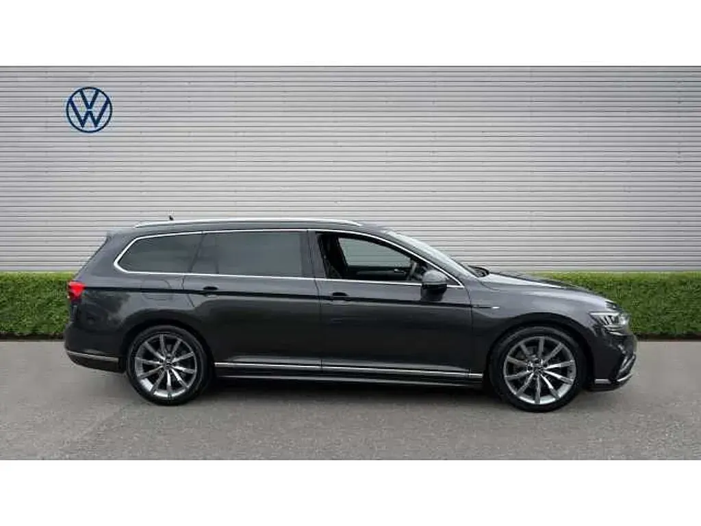 Used VW Passat R-line 150 HP (110 kW) 2022 Grey Estate