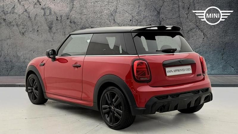 Used Mini Cooper Hatch 134 HP (98 kW) 2024 Red Hatchback