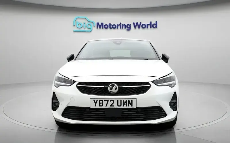 Used Vauxhall Corsa Ultimate 101 HP (74 kW) 2023 White Hatchback