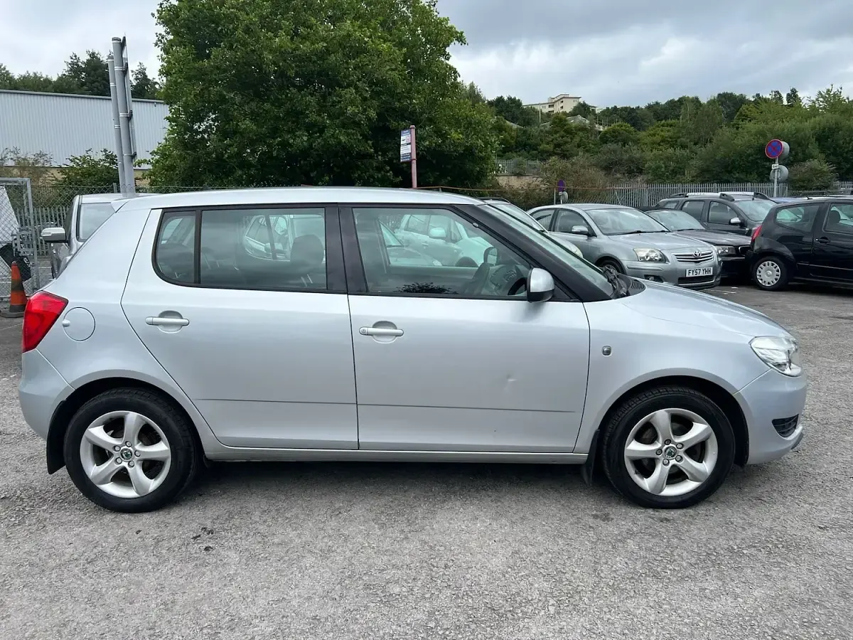 Used Skoda Fabia SE 86 HP (63 kW) 2010 Silver Hatchback