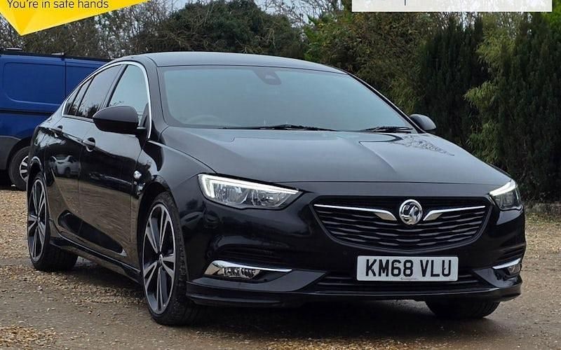 Used Vauxhall Insignia SRi 200 HP (147 kW) 2019 Black Hatchback