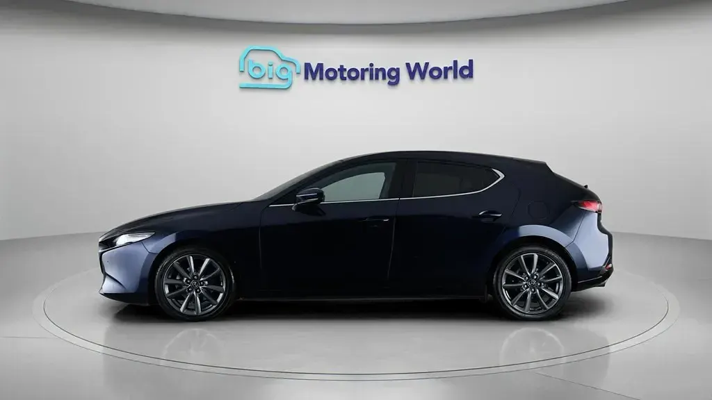 Usado Mazda 3 Inclusive 122 HP (89 kW) 2021 Azul Citadino