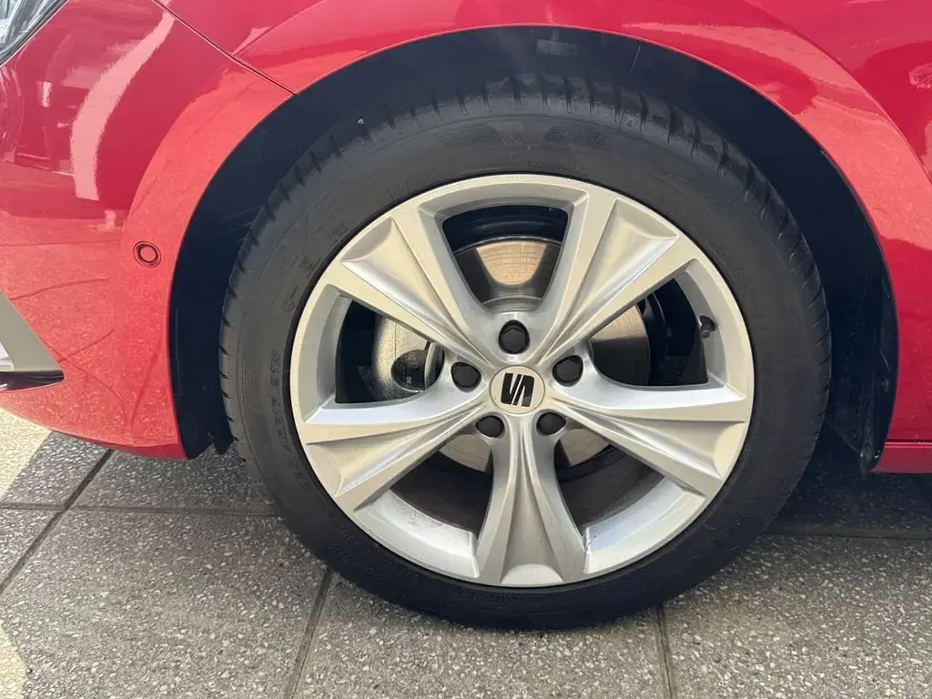 Used Seat Leon FR 2026 Desire red Estate