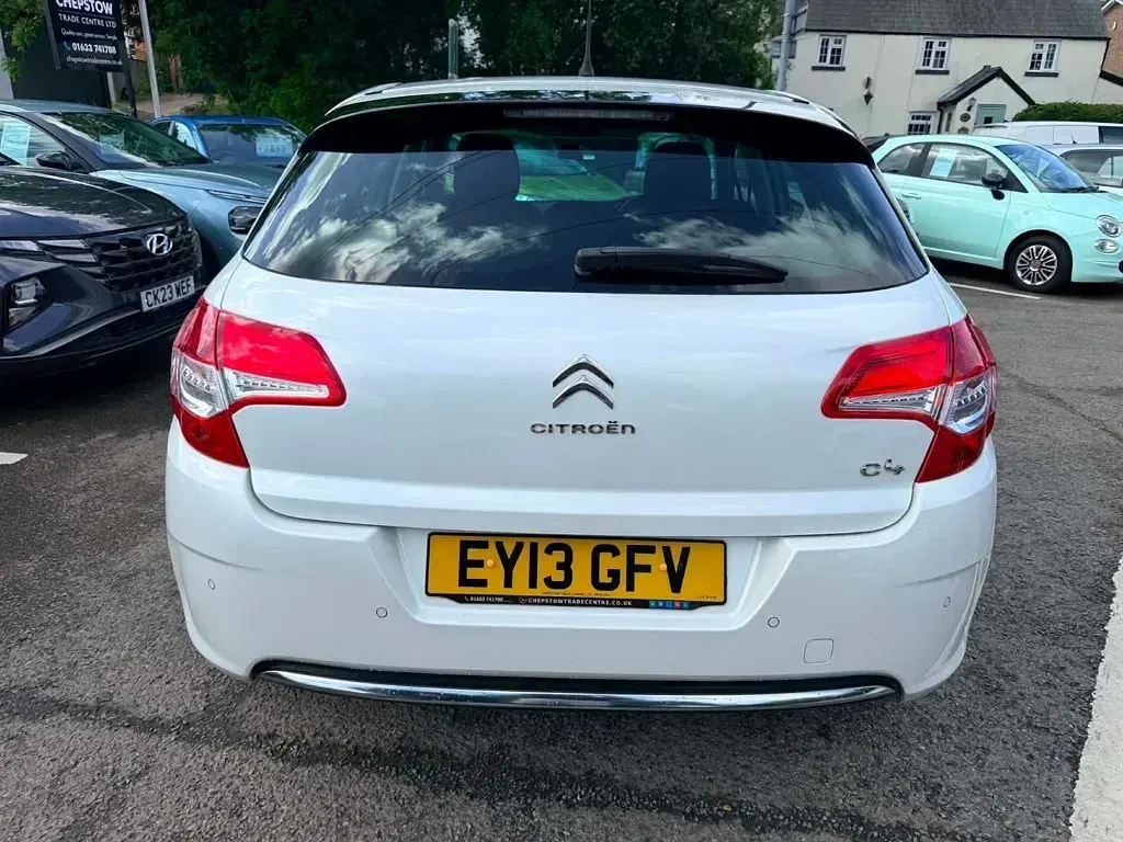 Używany Citroën C4 VTR Sport 120 KM (88 kW) 2013 Biały Hatchback