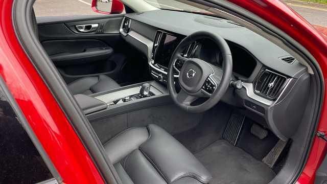 Used Volvo V60 CC Ultimate 250 HP (183 kW) 2023 Estate