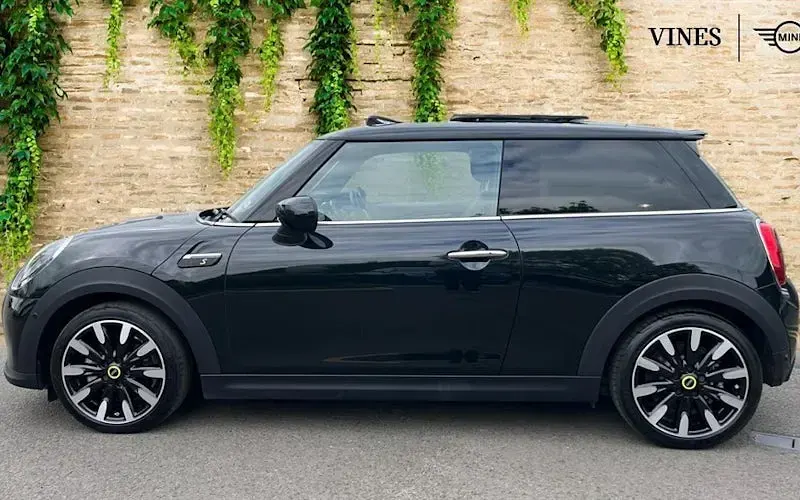 Used Mini Cooper Level 3 135 kW (184 HP) 2023 Hatchback