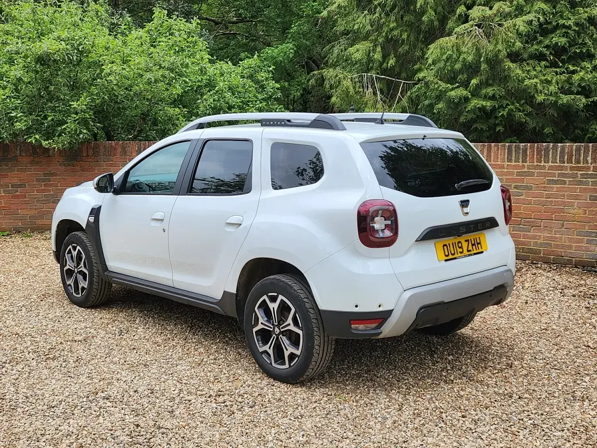 Used Dacia Duster Prestige 114 HP (83 kW) 2019 White SUV