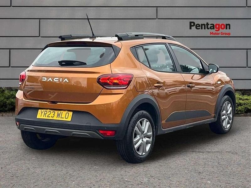 Used Dacia Sandero Expression 90 HP (66 kW) 2023 Orange SUV
