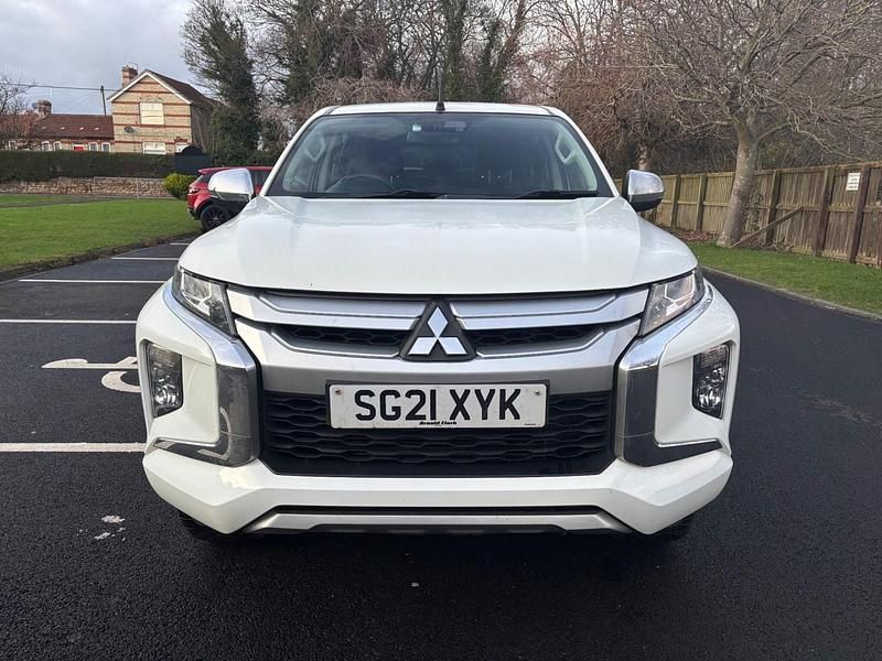 Used Mitsubishi L200 2021 White Pickup