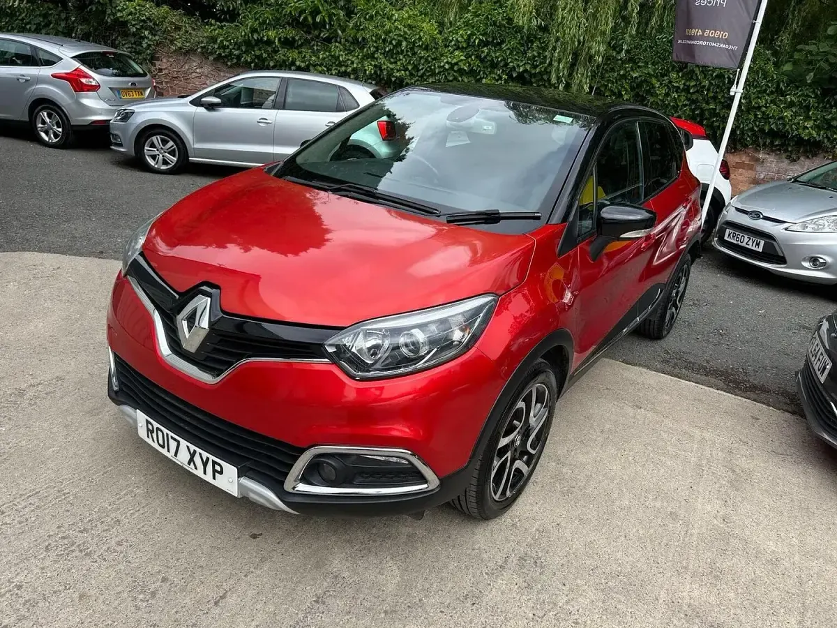 Used Renault Captur Signature 2017 Red SUV