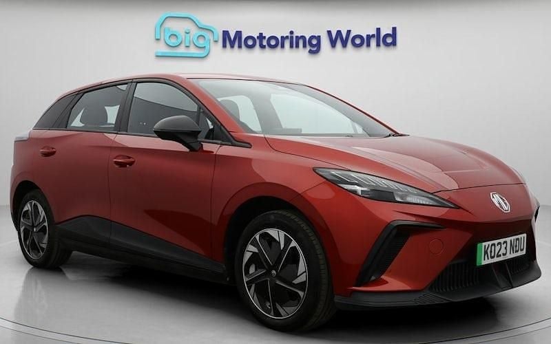 Used 2024 MG MG4 EV SE Hatchback | £14,568 (Good price) - Image 1/4