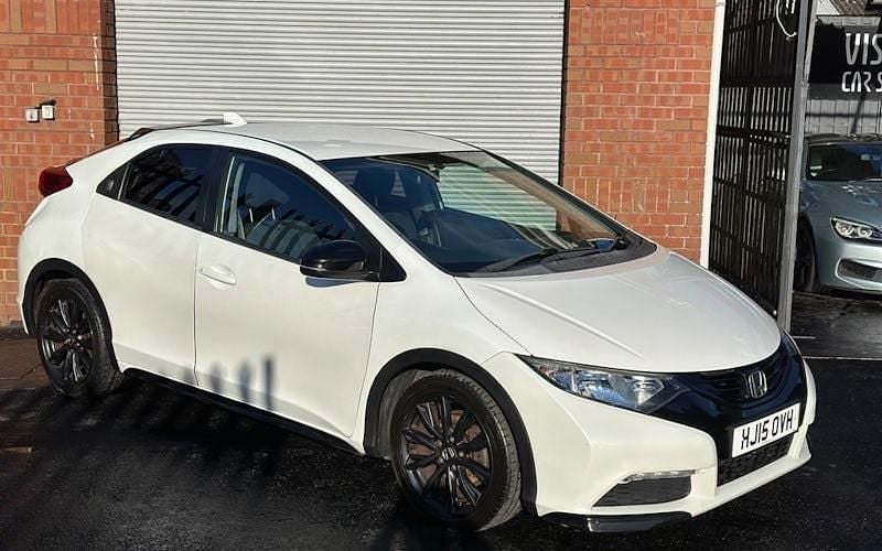 White Used 2014 Honda Civic S Hatchback | £5,995 (Fair price) - Image 1/4