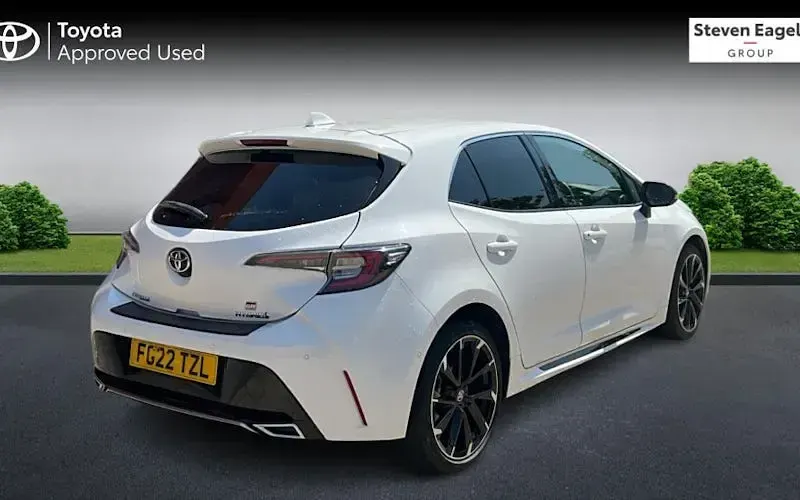 Used Toyota Corolla Sport 122 HP (89 kW) 2022 White Hatchback