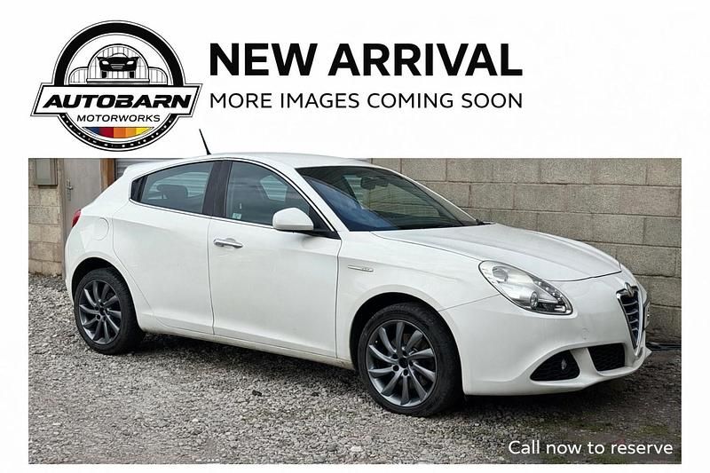 Used Alfa Romeo Giulietta Lusso 2010 White Hatchback