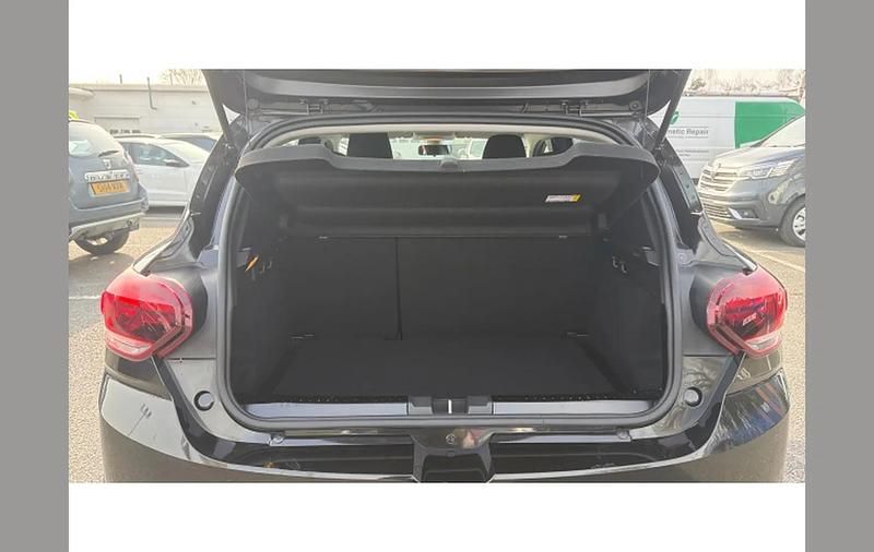 Used Dacia Sandero Comfort 90 HP (66 kW) 2022 Black SUV