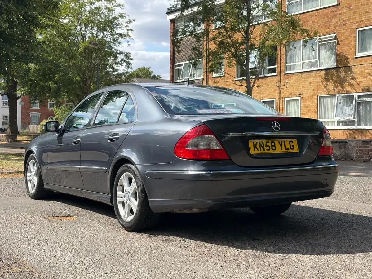 Used Mercedes E220 Avantgarde 170 HP (125 kW) 2008 Grey Sedan