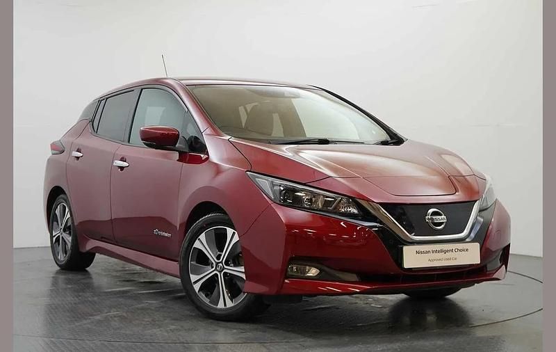 Used Nissan Leaf N-Connecta 110 kW (150 HP) 2018 Red Hatchback