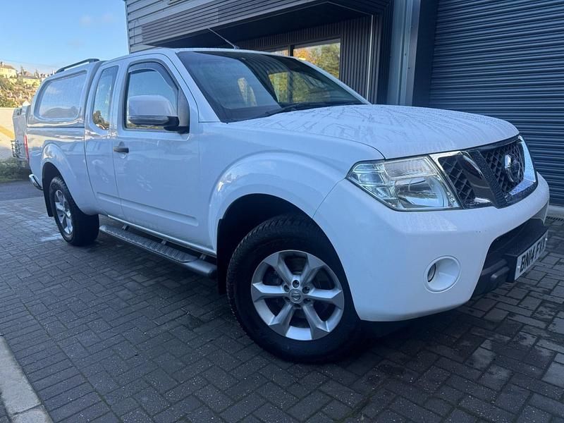 White Used 2014 Nissan Navara Acenta Pickup | £9,450 (Fair price) - Image 1/4