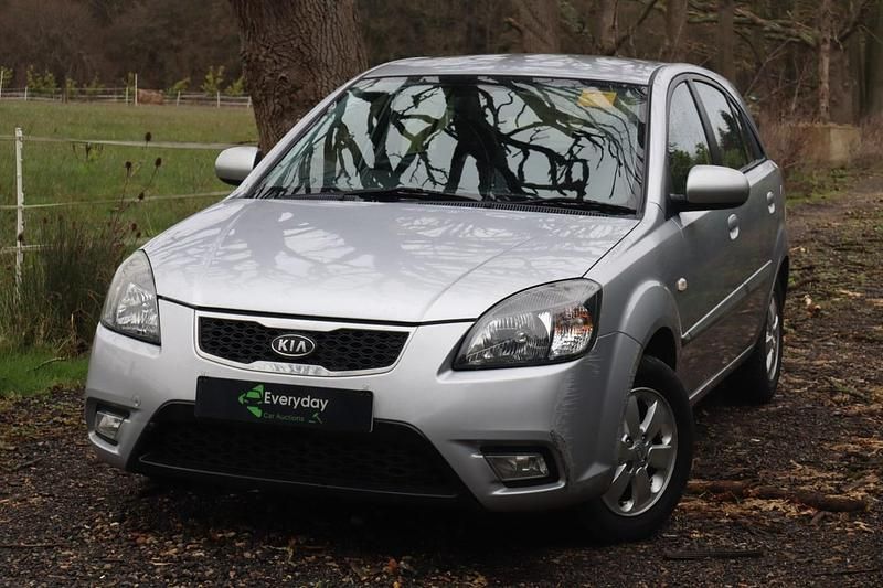 Used Kia Rio 2011 Silver Hatchback