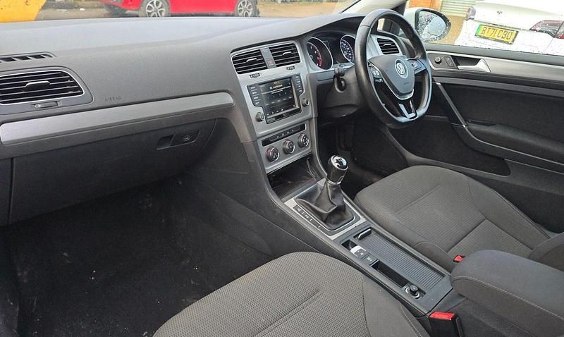 Used VW Golf VII Match 125 HP (91 kW) 2015 White Hatchback