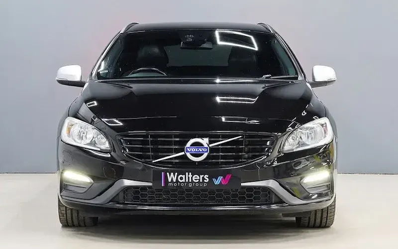 Used Volvo V60 R-Design 150 HP (110 kW) 2016 Estate