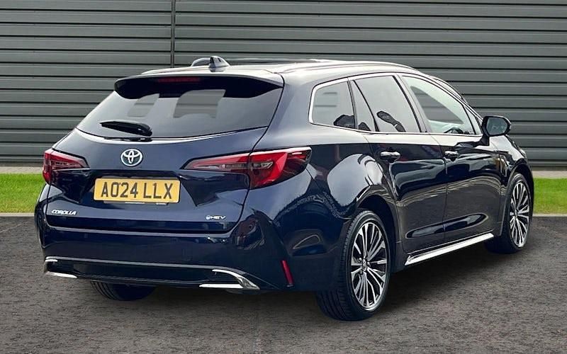 Usado Toyota Corolla Design 140 CV (102 kW) 2026 Familiar