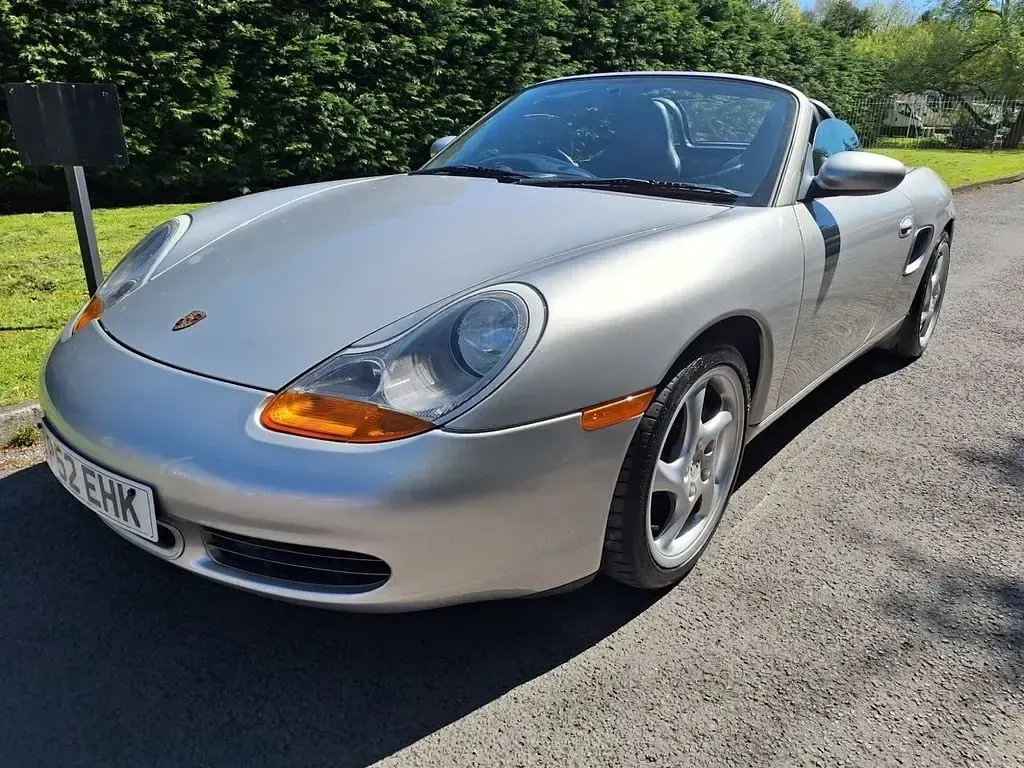 Usado Porsche 986 Boxster 252 HP (185 kW) 2002 Prateado Cabrios