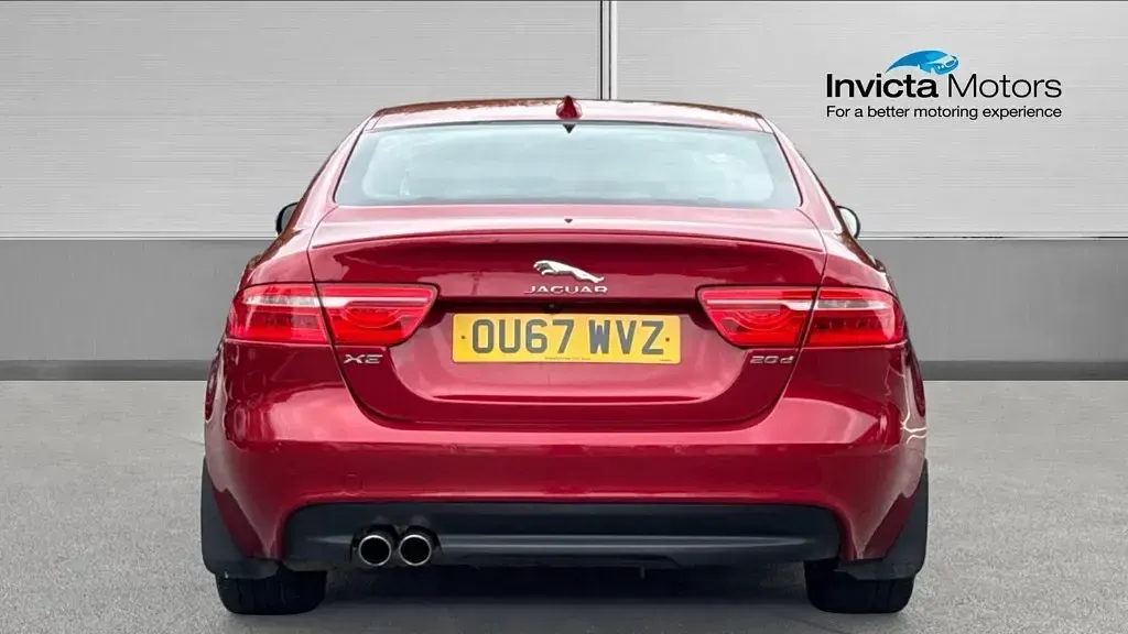 Used Jaguar XE R-Sport 180 HP (132 kW) 2017 Firenze red metallic Sedan