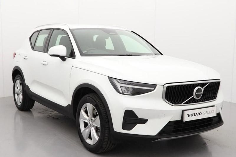 White Used 2025 Volvo XC40 Core SUV | £28,995 (Fair price) - Image 1/1