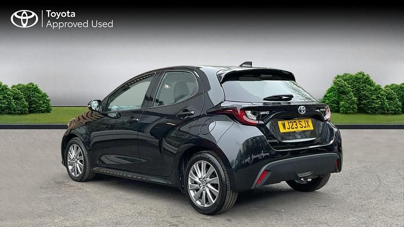 Used Toyota Yaris Hybrid 116 HP (85 kW) 2023 Eclipse black Hatchback