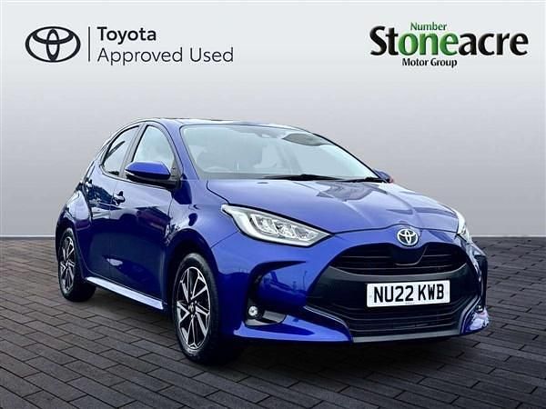 Used 2022 Toyota Yaris Design Hatchback | £16,500 (Fair price) - Image 1/2