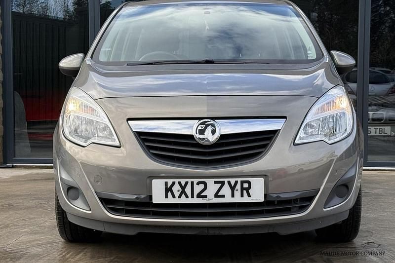 Used Vauxhall Meriva 130 HP (95 kW) 2012 Brown MPV