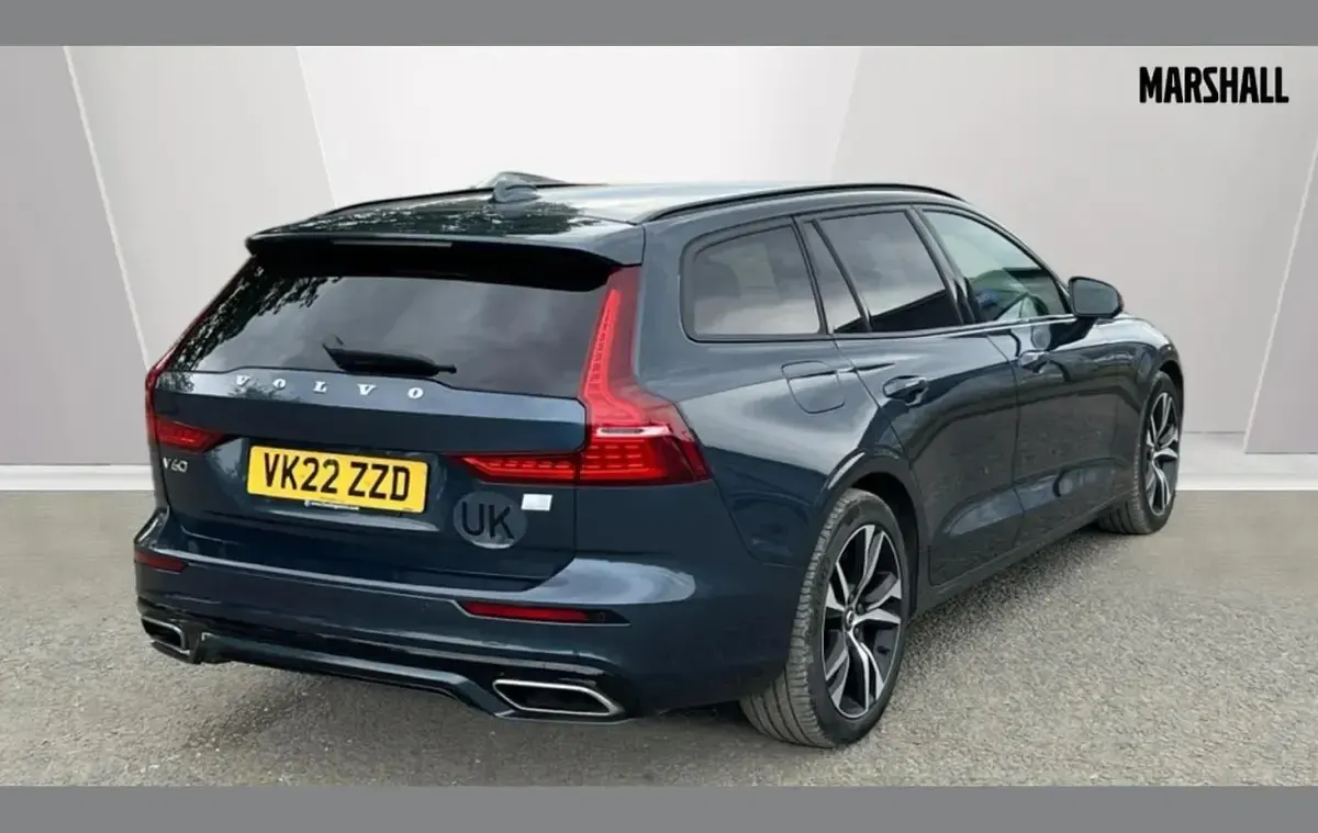 Usado Volvo V60 R-Design 350 HP (257 kW) 2022 Azul Carrinha