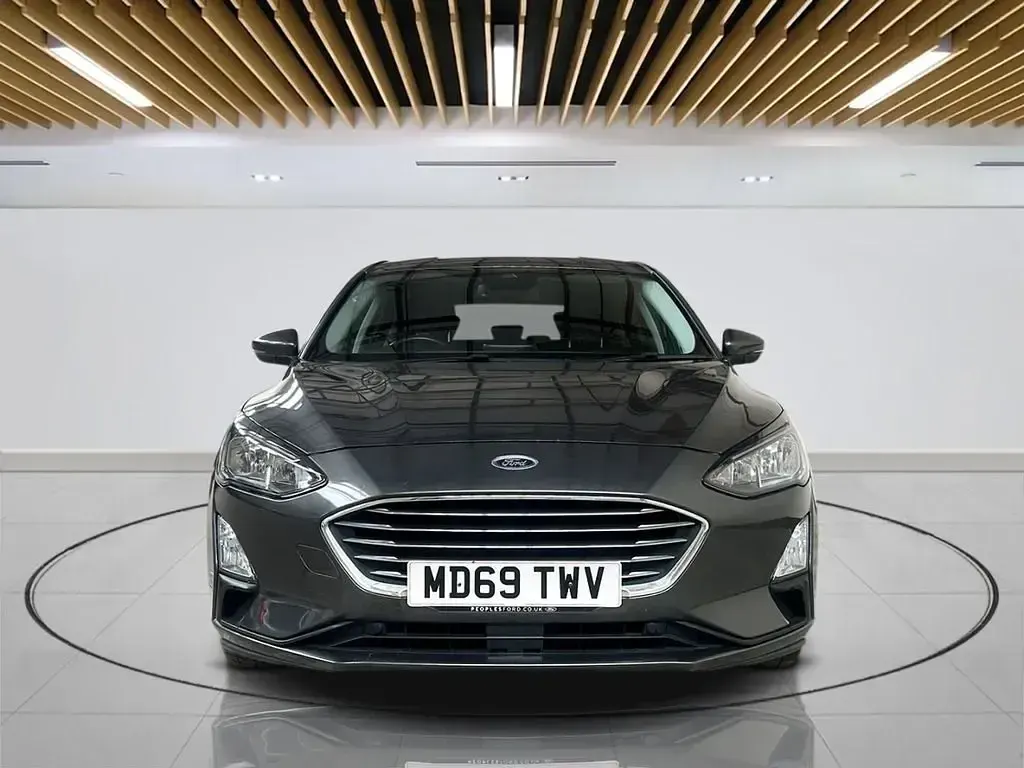 Usado Ford Focus Titanium 125 HP (91 kW) 2020 Cinzento Citadino
