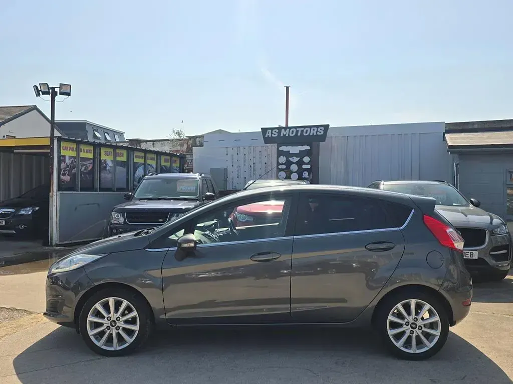 Used Ford Fiesta Titanium 2017 Grey Hatchback