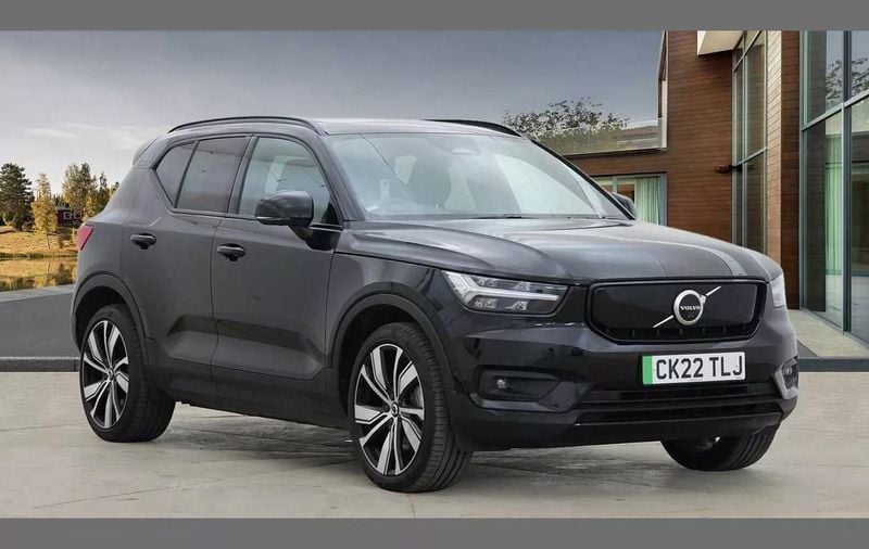 Black Used 2022 Volvo XC40 Pro SUV | £26,390 (Fair price) - Image 1/4