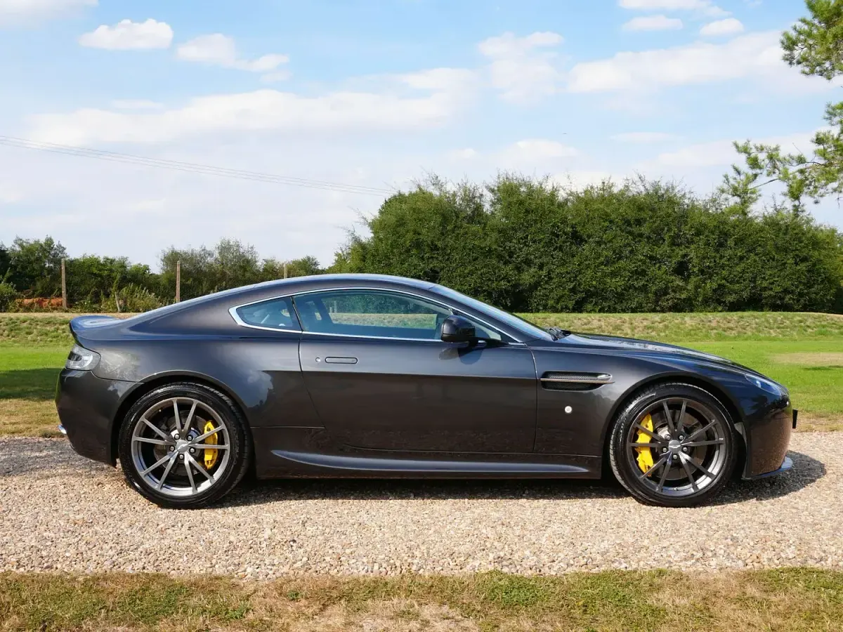 Used Aston Martin Vantage 420 HP (308 kW) 2015 Silver Coupe