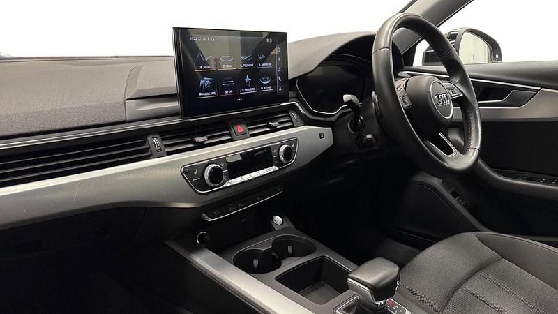 Used Audi A4 Comfort 147 HP (108 kW) 2022 Black Sedan