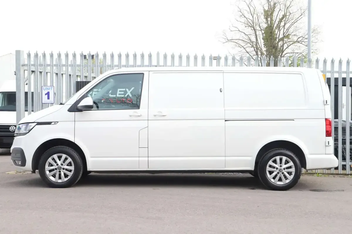 Używany VW Transporter Highline 2022 Biały Van