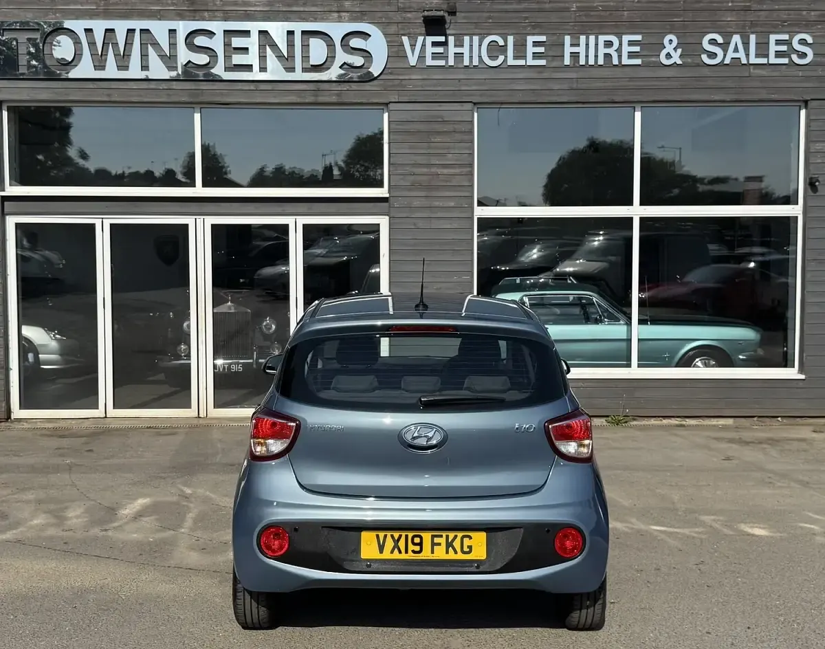 Used Hyundai i10 SE 100 HP (73 kW) 2019 Blue Hatchback
