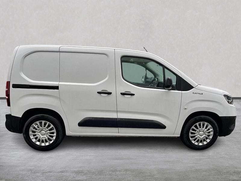 New Toyota Proace City City 50 kW (68 HP) 2025 White MPV