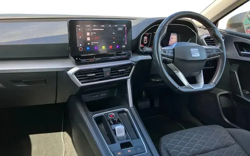 Used Seat Leon FR 150 HP (110 kW) 2022 Red Estate