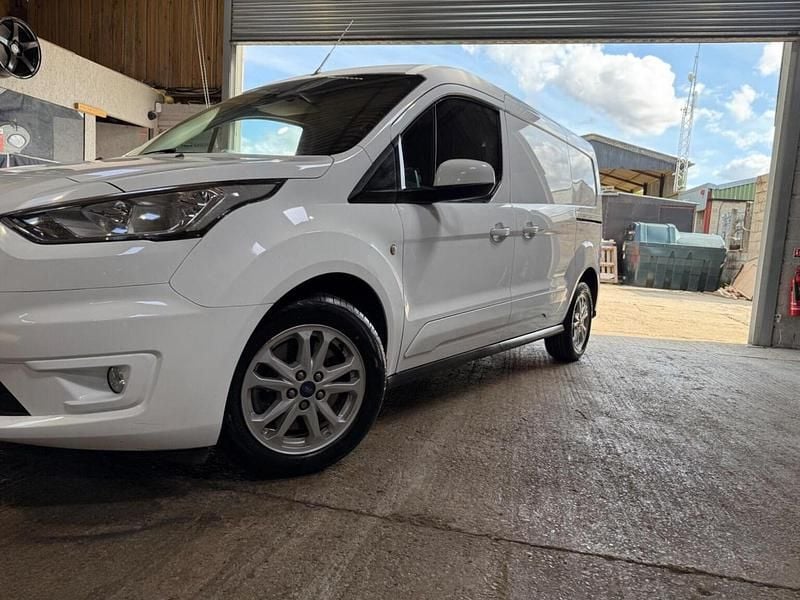 Used Ford Transit Connect Limited 120 HP (88 kW) 2019 White MPV