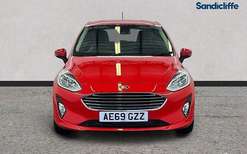 Used Ford Fiesta Zetec 101 HP (74 kW) 2019 Red Hatchback