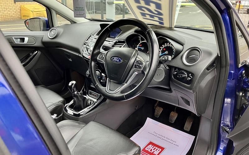 Used Ford Fiesta Titanium X 95 HP (69 kW) 2014 Blue Hatchback