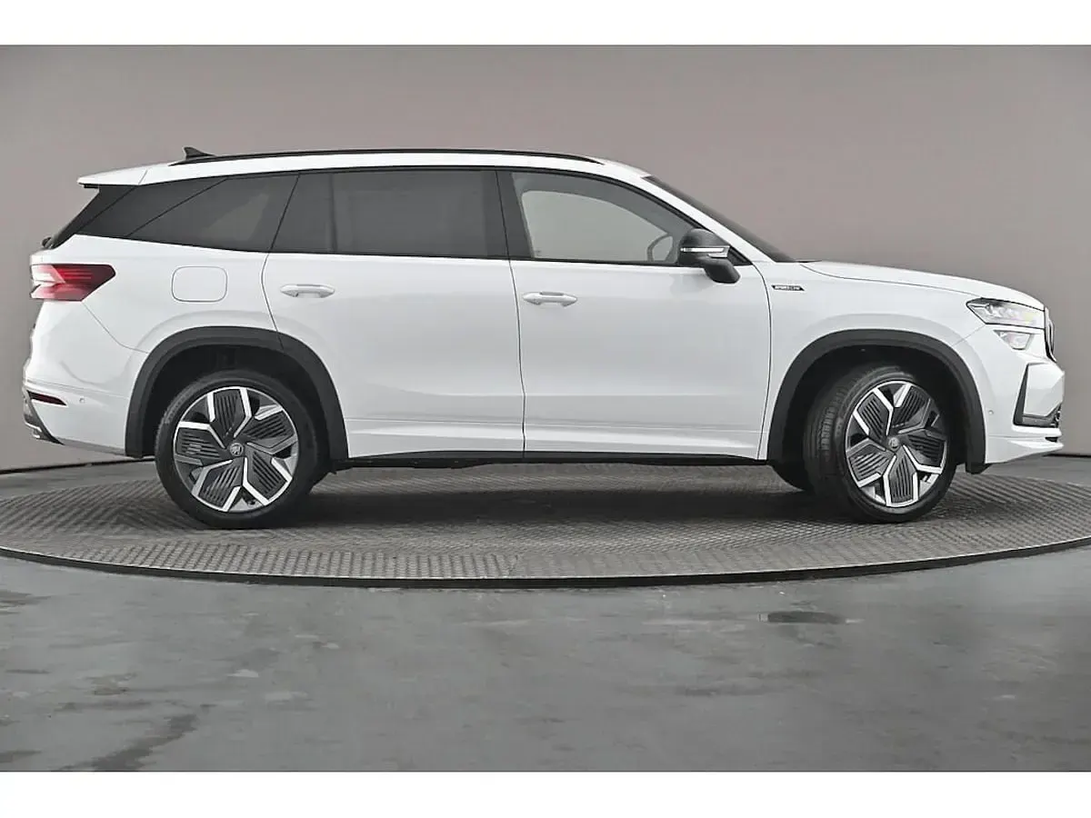 New Skoda Kodiaq SportLine 110 HP (80 kW) 2026 Moon white metallic SUV