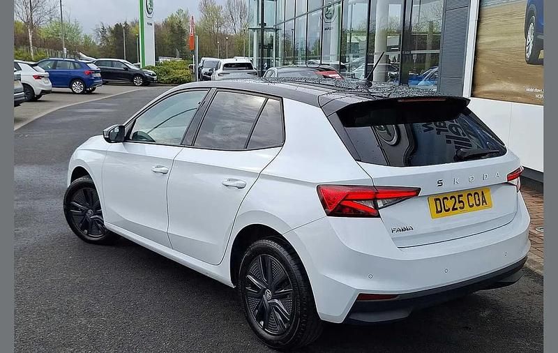 Used Skoda Fabia Design Edition 147 HP (108 kW) 2025 Moon white metallic black magic pearl effect Hatchback