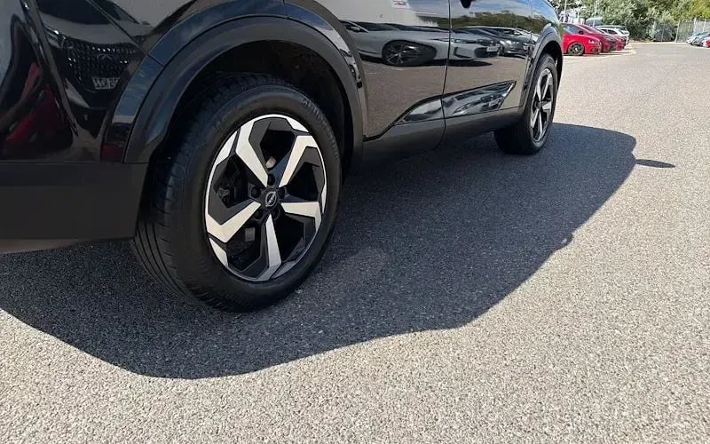 Used Nissan Qashqai N-Connecta 140 HP (102 kW) 2022 Black SUV