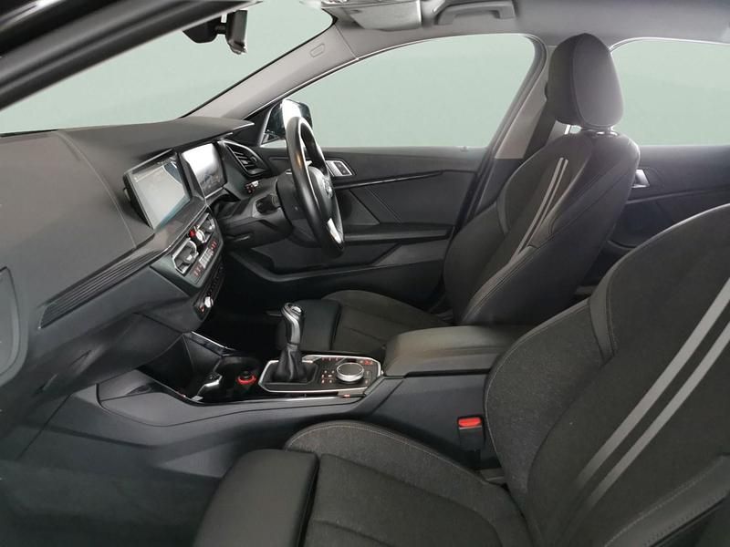 Used BMW 118 Sport Line 136 HP (100 kW) 2022 Black Hatchback